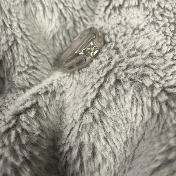 White gold ring with one diamond - Picture 4 of 8